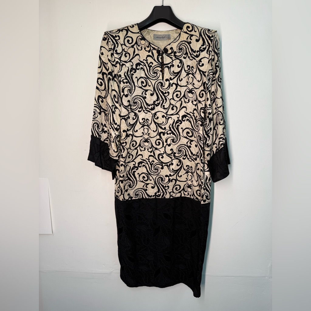 Adrianna Papell Black And Cream Silk Dress Loose Fit Bat Wing Sleeves Kimono